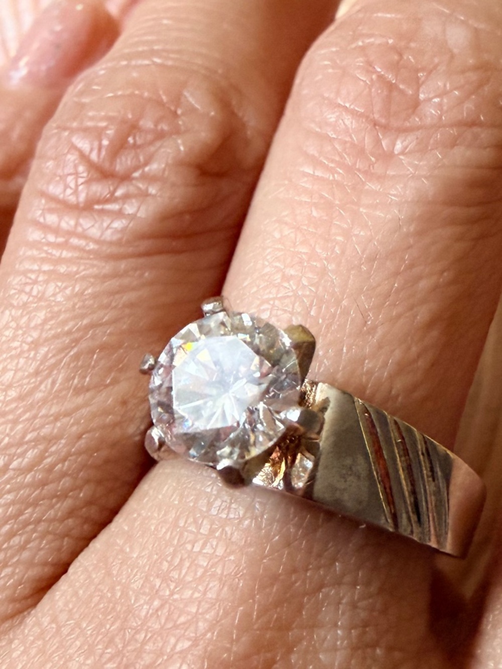 Preowned 925 silver solitaire ring size 7 💍